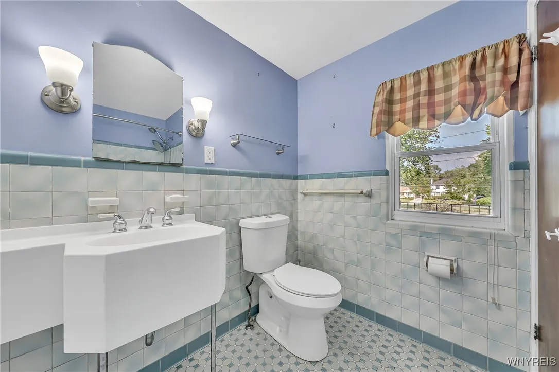 158 Darwin Drive, Amherst, New York 14226, Amherst, New York 14226, 3 Bedrooms Bedrooms, 7 Rooms Rooms,1 BathroomBathrooms,Residential,For Sale,158 Darwin Drive, Amherst, New York 14226,B1622898