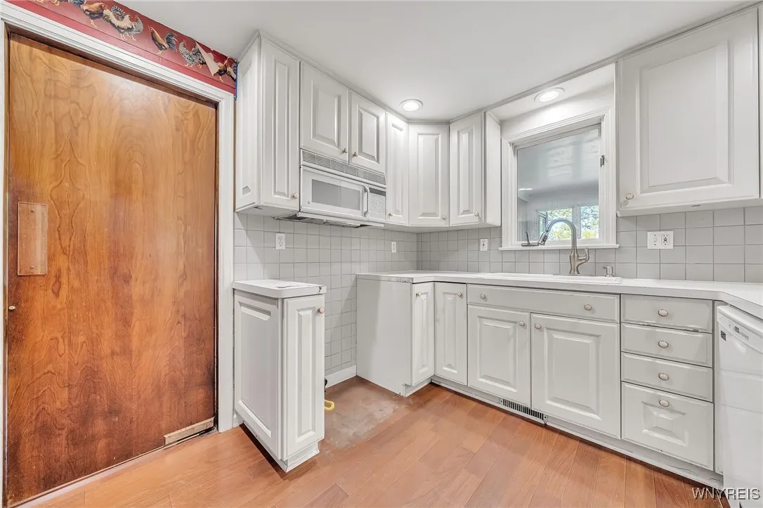 158 Darwin Drive, Amherst, New York 14226, Amherst, New York 14226, 3 Bedrooms Bedrooms, 7 Rooms Rooms,1 BathroomBathrooms,Residential,For Sale,158 Darwin Drive, Amherst, New York 14226,B1622898