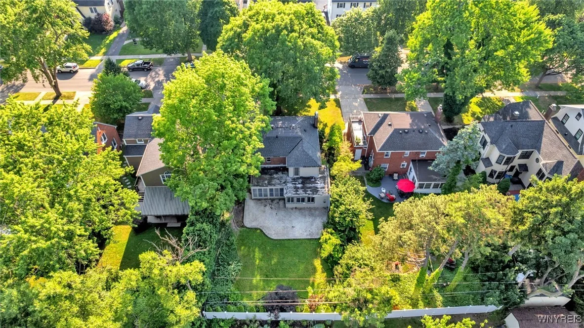 Beautiful, treed lot in the Heart of Snyder