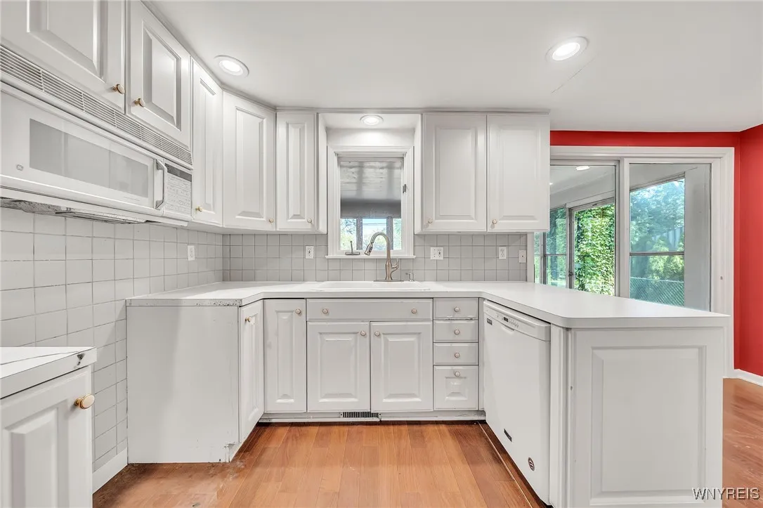 158 Darwin Drive, Amherst, New York 14226, Amherst, New York 14226, 3 Bedrooms Bedrooms, 7 Rooms Rooms,1 BathroomBathrooms,Residential,For Sale,158 Darwin Drive, Amherst, New York 14226,B1622898