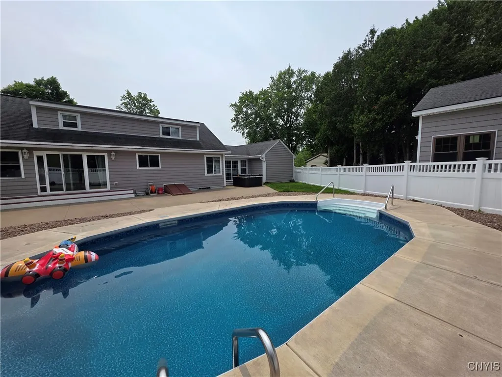 5937 Lakeshore Road, Cicero, New York 13039, Cicero, New York 13039, 3 Bedrooms Bedrooms, 7 Rooms Rooms,2 BathroomsBathrooms,Residential,Closed,5937 Lakeshore Road, Cicero, New York 13039,S1618549
