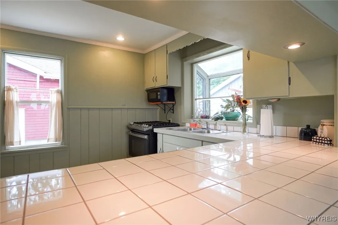 529 Ridge Avenue, Aurora, New York 14052, Aurora, New York 14052, 3 Bedrooms Bedrooms, 10 Rooms Rooms,2 BathroomsBathrooms,Residential,Closed,529 Ridge Avenue, Aurora, New York 14052,0,B1622773