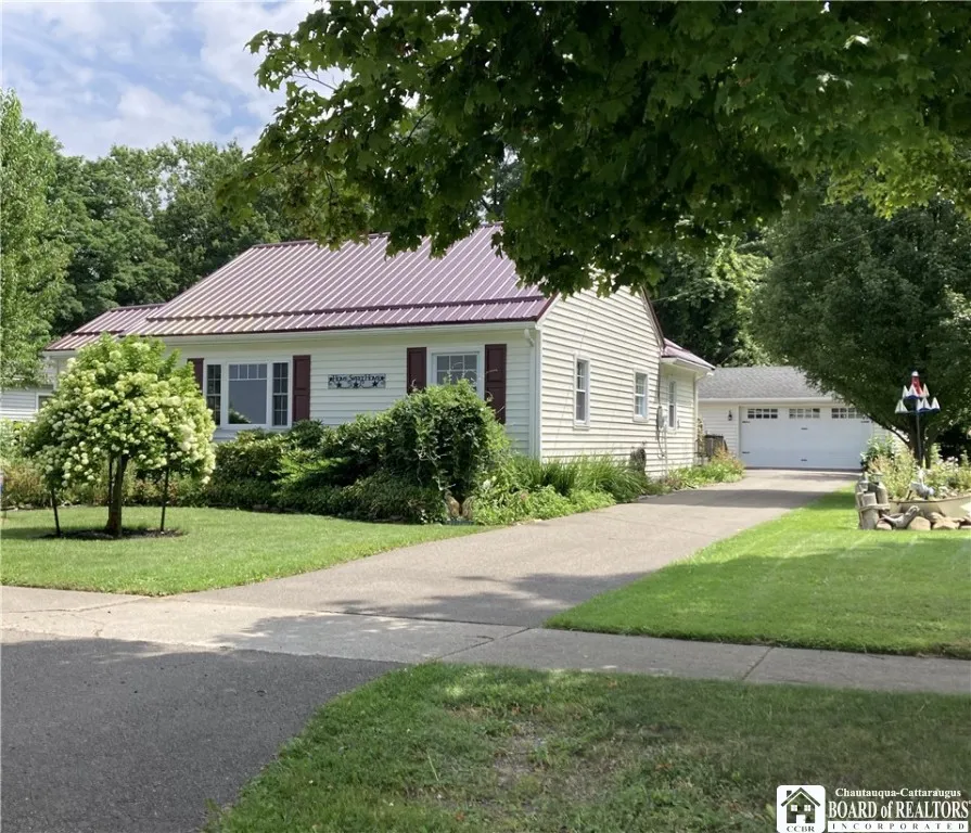 12 Pearl Street, Portland, New York 14716, Portland, New York 14716, 1 Bedroom Bedrooms, 6 Rooms Rooms,1 BathroomBathrooms,Residential,Closed,12 Pearl Street, Portland, New York 14716,0,R1622916