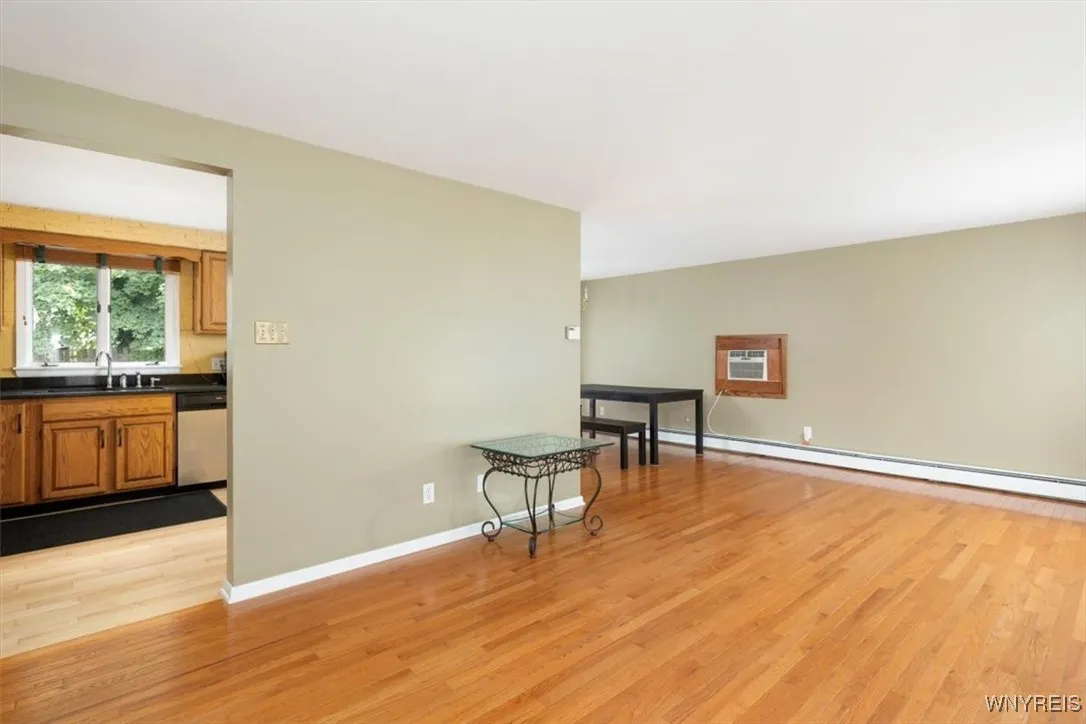 39 Halwill Drive, Amherst, New York 14226, Amherst, New York 14226, 3 Bedrooms Bedrooms, 6 Rooms Rooms,1 BathroomBathrooms,Residential Lease,For Rent,39 Halwill Drive, Amherst, New York 14226,B1623008