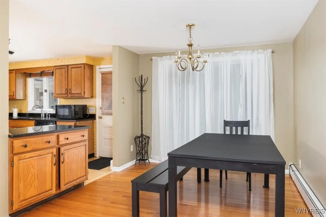 39 Halwill Drive, Amherst, New York 14226, Amherst, New York 14226, 3 Bedrooms Bedrooms, 6 Rooms Rooms,1 BathroomBathrooms,Residential Lease,For Rent,39 Halwill Drive, Amherst, New York 14226,B1623008