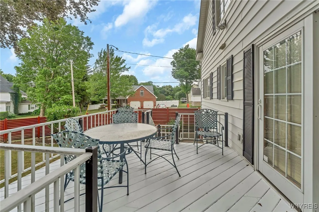 Spacious deck off of den/office