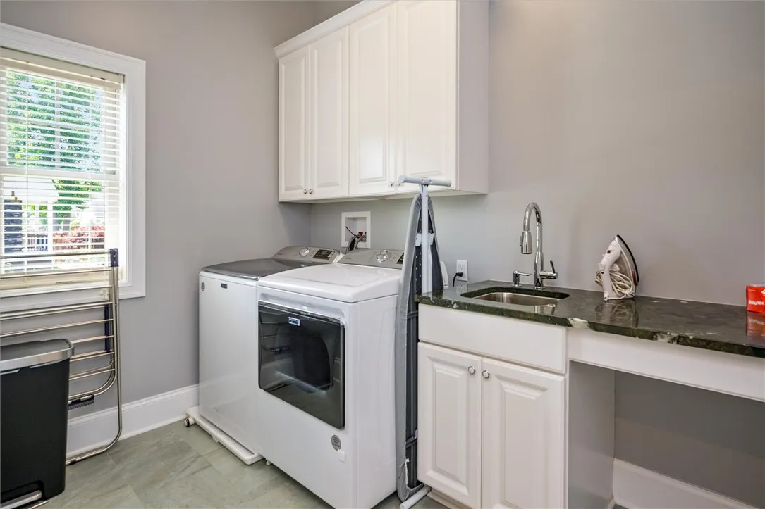 29 Putney Place, Greece, New York 14468, Greece, New York 14468, 3 Bedrooms Bedrooms, 7 Rooms Rooms,2 BathroomsBathrooms,Residential,For Sale,29 Putney Place, Greece, New York 14468,R1623041