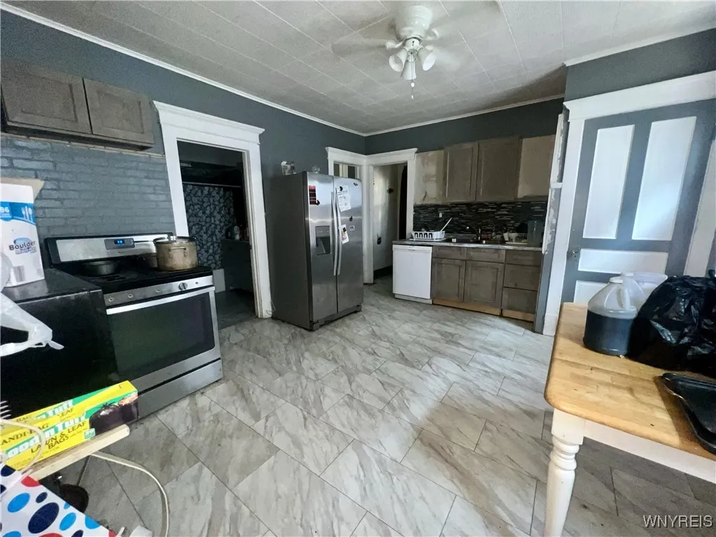 31 Worcester Place, Buffalo, New York 14215, Buffalo, New York 14215, 5 Bedrooms Bedrooms, 9 Rooms Rooms,1 BathroomBathrooms,Residential,For Sale,31 Worcester Place, Buffalo, New York 14215,B1623094