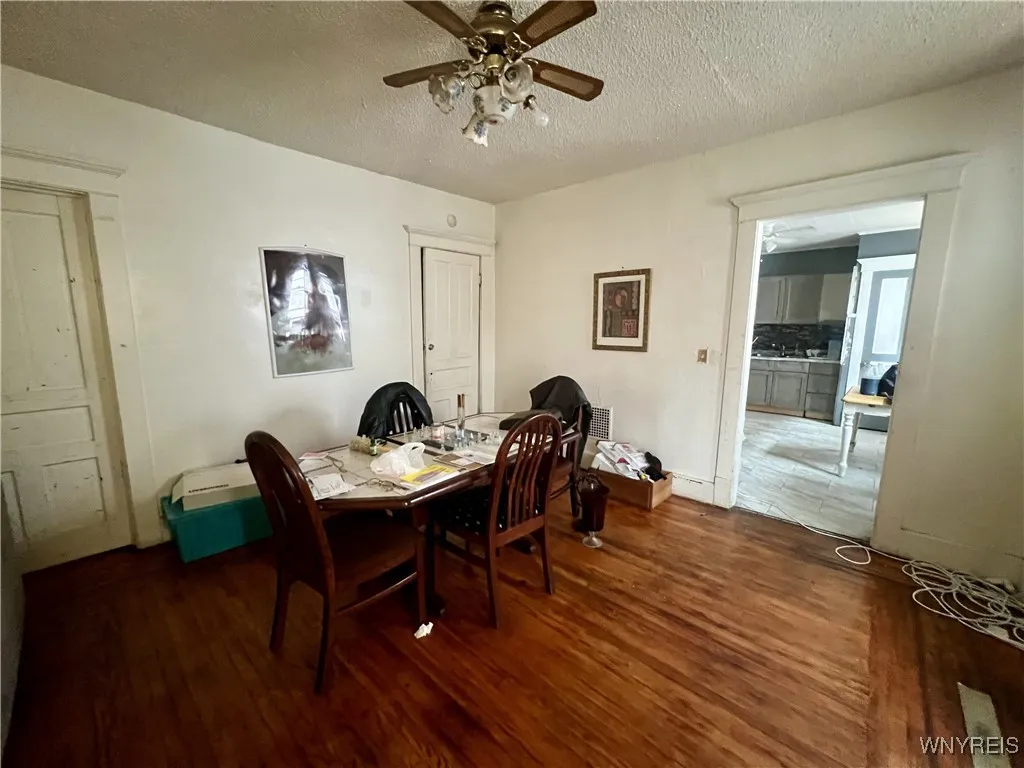 31 Worcester Place, Buffalo, New York 14215, Buffalo, New York 14215, 5 Bedrooms Bedrooms, 9 Rooms Rooms,1 BathroomBathrooms,Residential,For Sale,31 Worcester Place, Buffalo, New York 14215,B1623094