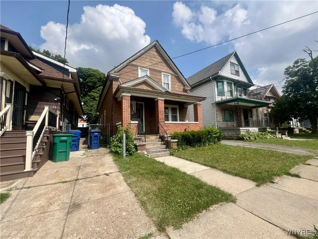 31 Worcester Place, Buffalo, New York 14215, Buffalo, New York 14215, 5 Bedrooms Bedrooms, 9 Rooms Rooms,1 BathroomBathrooms,Residential,For Sale,31 Worcester Place, Buffalo, New York 14215,B1623094