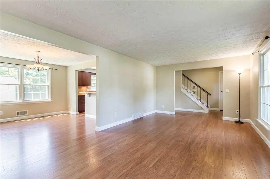 7 Erie Drive, Perinton, New York 14450, Perinton, New York 14450, 3 Bedrooms Bedrooms, 7 Rooms Rooms,1 BathroomBathrooms,Residential,For Sale,7 Erie Drive, Perinton, New York 14450,R1622832