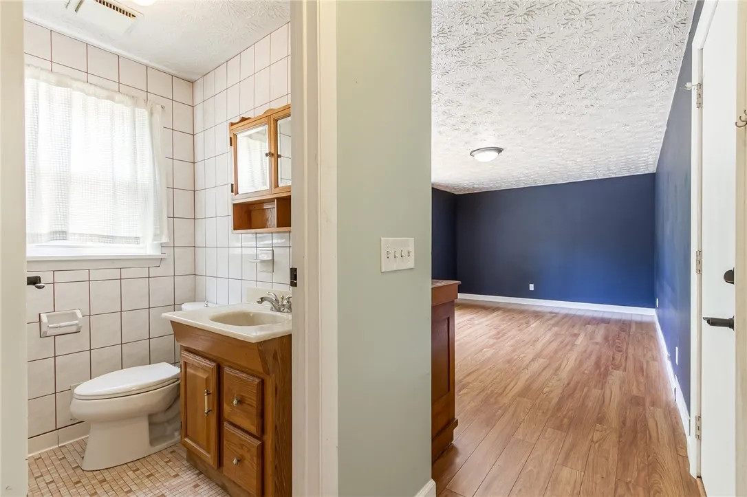 7 Erie Drive, Perinton, New York 14450, Perinton, New York 14450, 3 Bedrooms Bedrooms, 7 Rooms Rooms,1 BathroomBathrooms,Residential,For Sale,7 Erie Drive, Perinton, New York 14450,R1622832