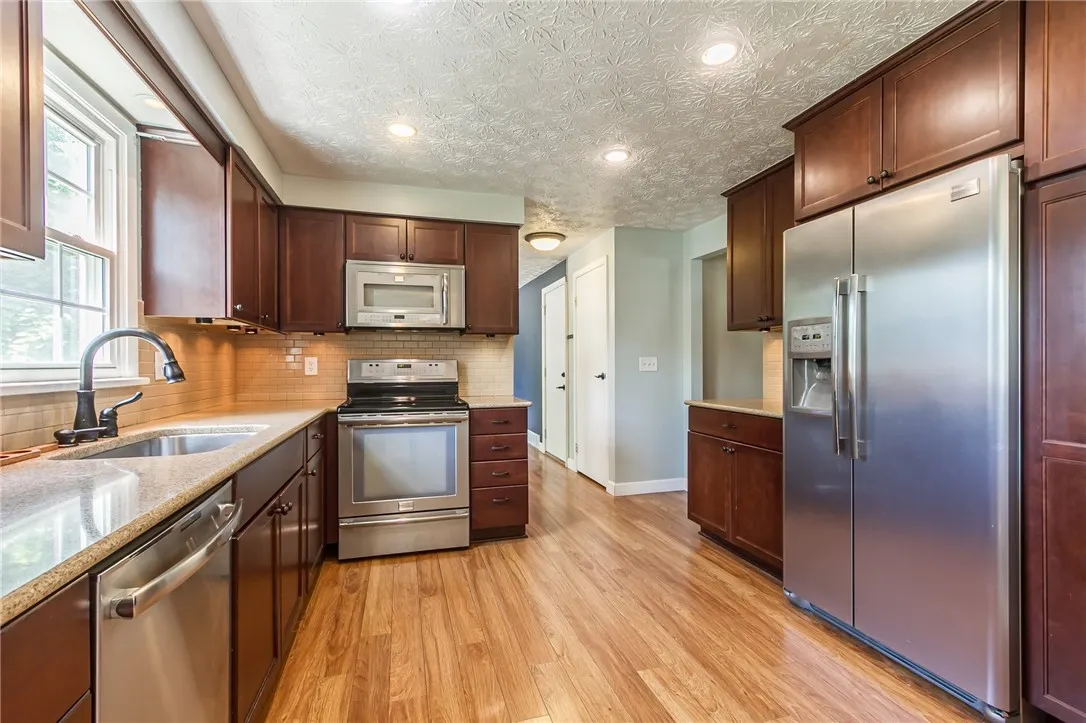 7 Erie Drive, Perinton, New York 14450, Perinton, New York 14450, 3 Bedrooms Bedrooms, 7 Rooms Rooms,1 BathroomBathrooms,Residential,For Sale,7 Erie Drive, Perinton, New York 14450,R1622832