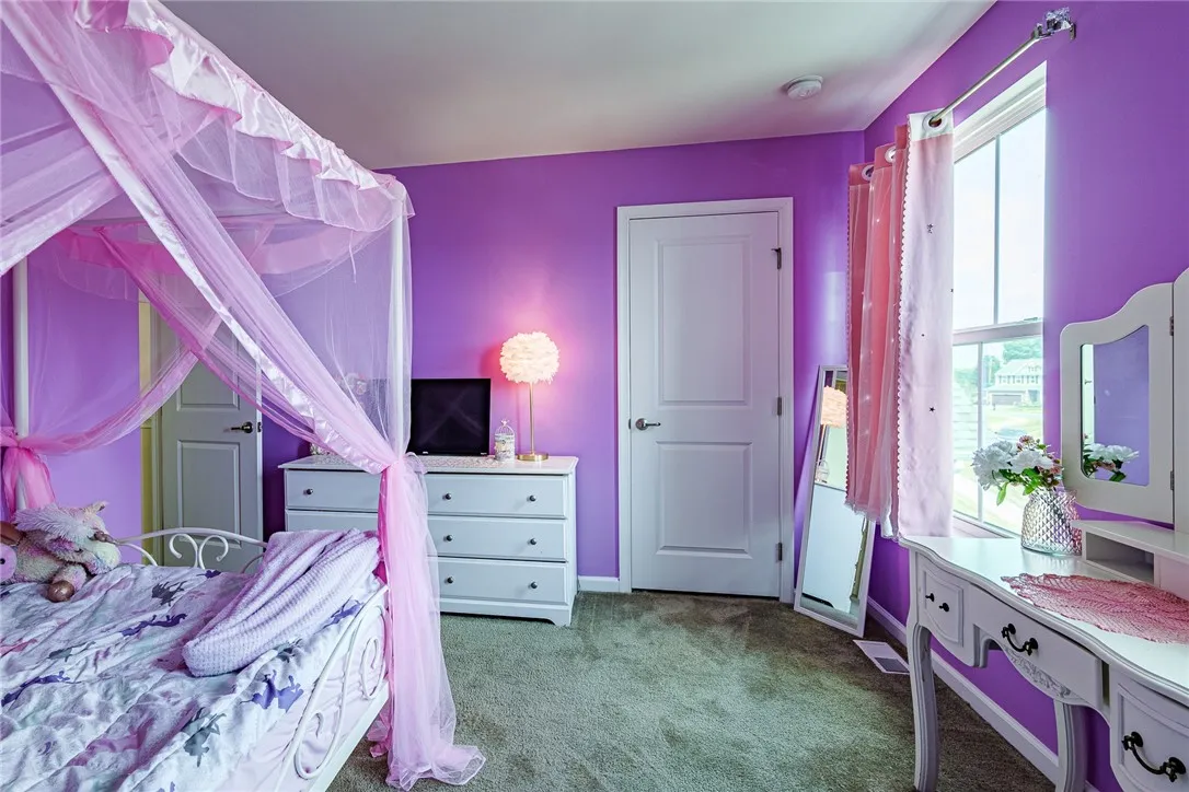 1086 Harlowe Lane, Farmington, New York 14425, Farmington, New York 14425, 5 Bedrooms Bedrooms, 16 Rooms Rooms,2 BathroomsBathrooms,Residential,For Sale,1086 Harlowe Lane, Farmington, New York 14425,R1622747