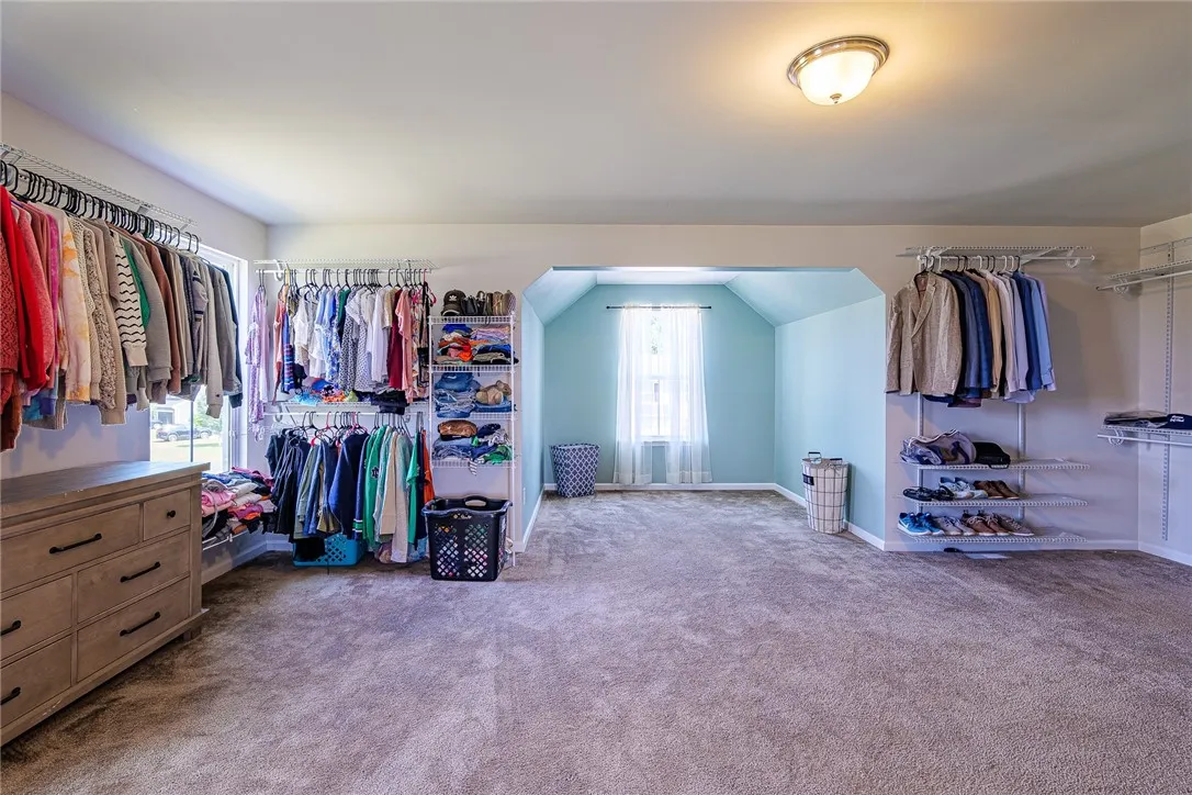 1086 Harlowe Lane, Farmington, New York 14425, Farmington, New York 14425, 5 Bedrooms Bedrooms, 16 Rooms Rooms,2 BathroomsBathrooms,Residential,For Sale,1086 Harlowe Lane, Farmington, New York 14425,R1622747