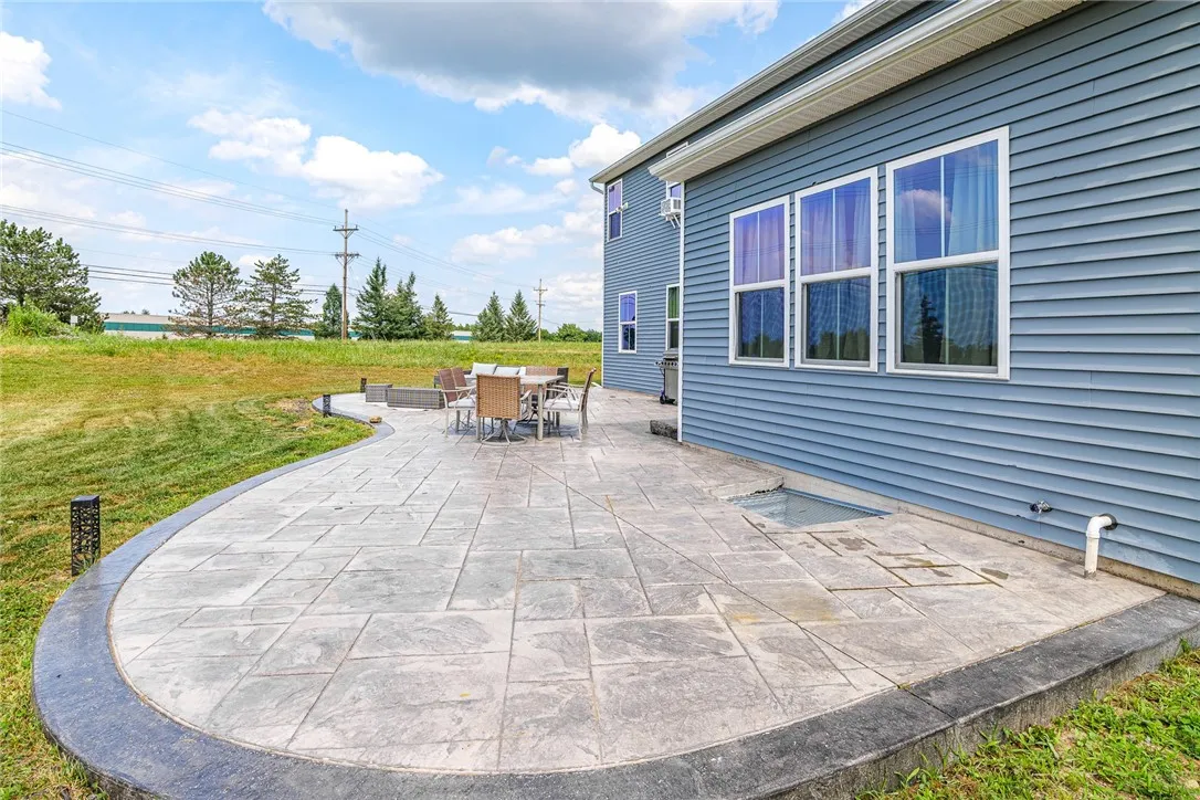 1086 Harlowe Lane, Farmington, New York 14425, Farmington, New York 14425, 5 Bedrooms Bedrooms, 16 Rooms Rooms,2 BathroomsBathrooms,Residential,For Sale,1086 Harlowe Lane, Farmington, New York 14425,R1622747