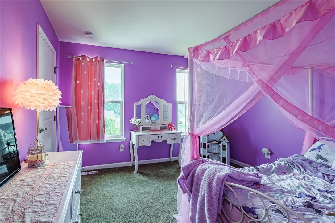 1086 Harlowe Lane, Farmington, New York 14425, Farmington, New York 14425, 5 Bedrooms Bedrooms, 16 Rooms Rooms,2 BathroomsBathrooms,Residential,For Sale,1086 Harlowe Lane, Farmington, New York 14425,R1622747