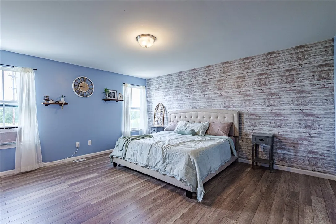 1086 Harlowe Lane, Farmington, New York 14425, Farmington, New York 14425, 5 Bedrooms Bedrooms, 16 Rooms Rooms,2 BathroomsBathrooms,Residential,For Sale,1086 Harlowe Lane, Farmington, New York 14425,R1622747