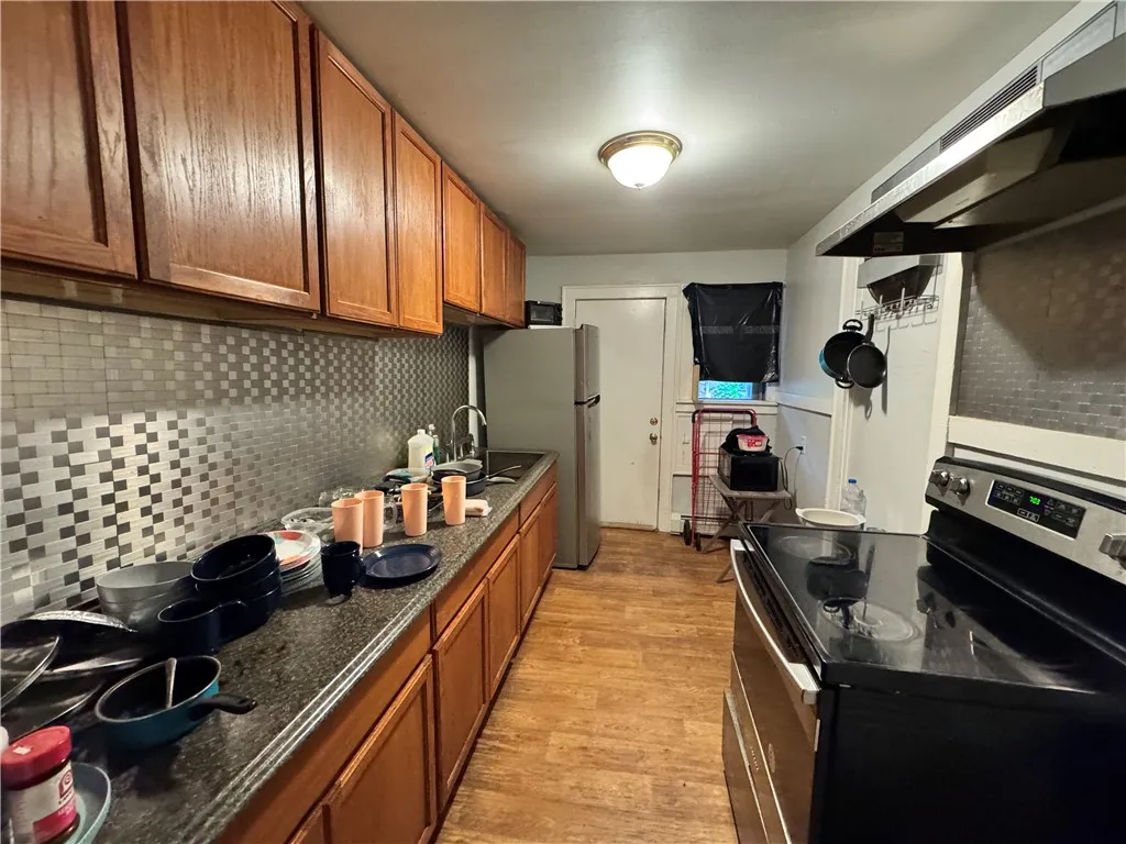 91-97 Thurston Road, Rochester, New York 14619, Rochester, New York 14619, 9 Bedrooms Bedrooms, ,4 BathroomsBathrooms,Residential,For Sale,91-97 Thurston Road, Rochester, New York 14619,R1623075