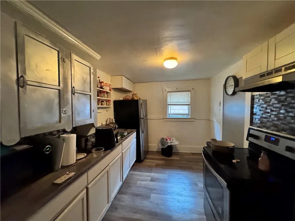 91-97 Thurston Road, Rochester, New York 14619, Rochester, New York 14619, 9 Bedrooms Bedrooms, ,4 BathroomsBathrooms,Residential,For Sale,91-97 Thurston Road, Rochester, New York 14619,R1623075
