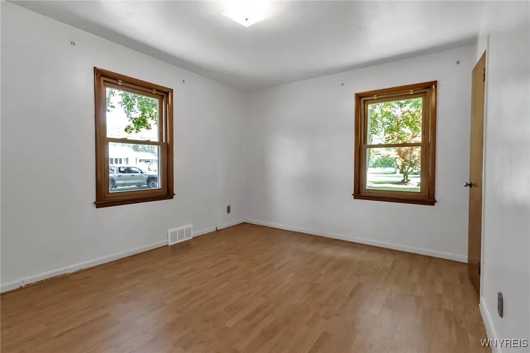565 Oak Street, Porter, New York 14174, Porter, New York 14174, 3 Bedrooms Bedrooms, 6 Rooms Rooms,2 BathroomsBathrooms,Residential,For Sale,565 Oak Street, Porter, New York 14174,B1623104