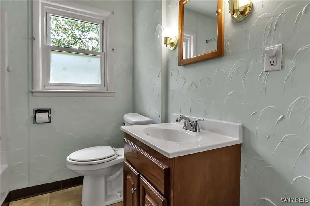 565 Oak Street, Porter, New York 14174, Porter, New York 14174, 3 Bedrooms Bedrooms, 6 Rooms Rooms,2 BathroomsBathrooms,Residential,For Sale,565 Oak Street, Porter, New York 14174,B1623104