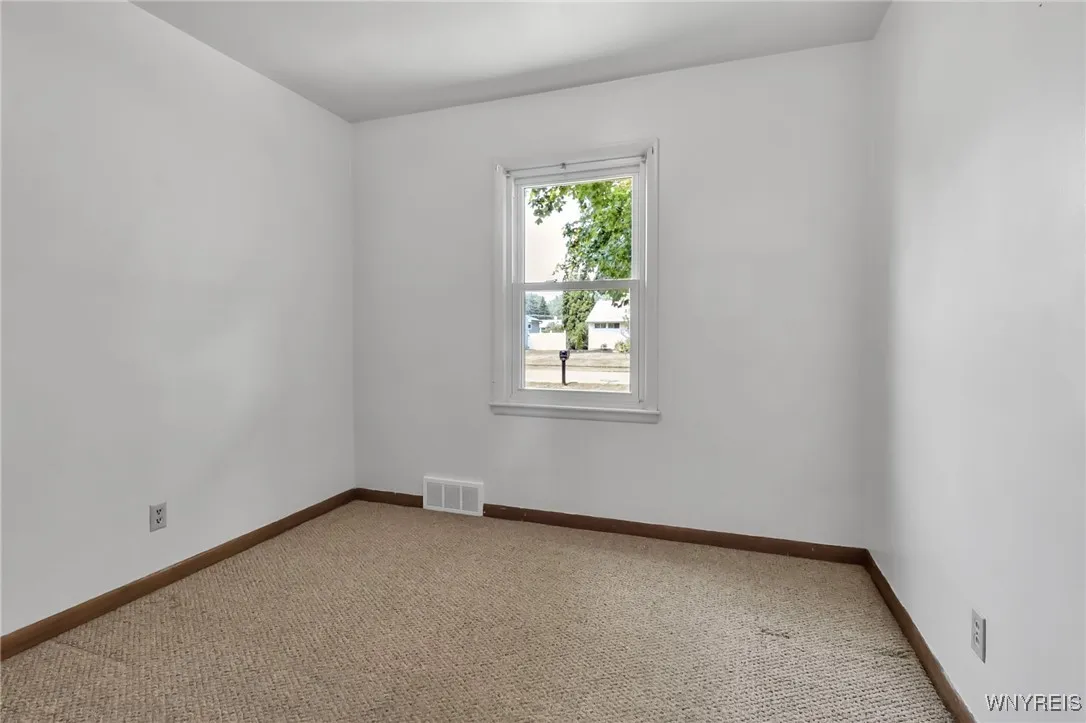 565 Oak Street, Porter, New York 14174, Porter, New York 14174, 3 Bedrooms Bedrooms, 6 Rooms Rooms,2 BathroomsBathrooms,Residential,For Sale,565 Oak Street, Porter, New York 14174,B1623104