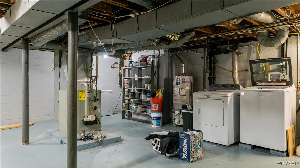 Washer and dryer stay