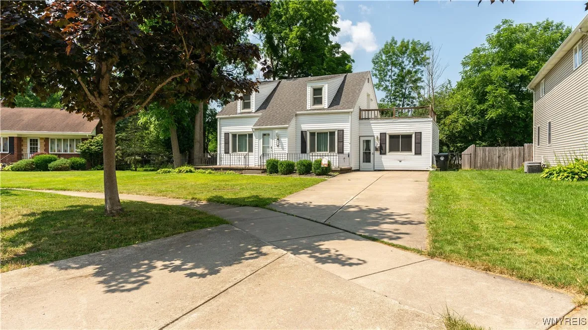 47 Glendale Drive, Lancaster, New York 14086, Lancaster, New York 14086, 3 Bedrooms Bedrooms, 10 Rooms Rooms,1 BathroomBathrooms,Residential,For Sale,47 Glendale Drive, Lancaster, New York 14086,B1622815