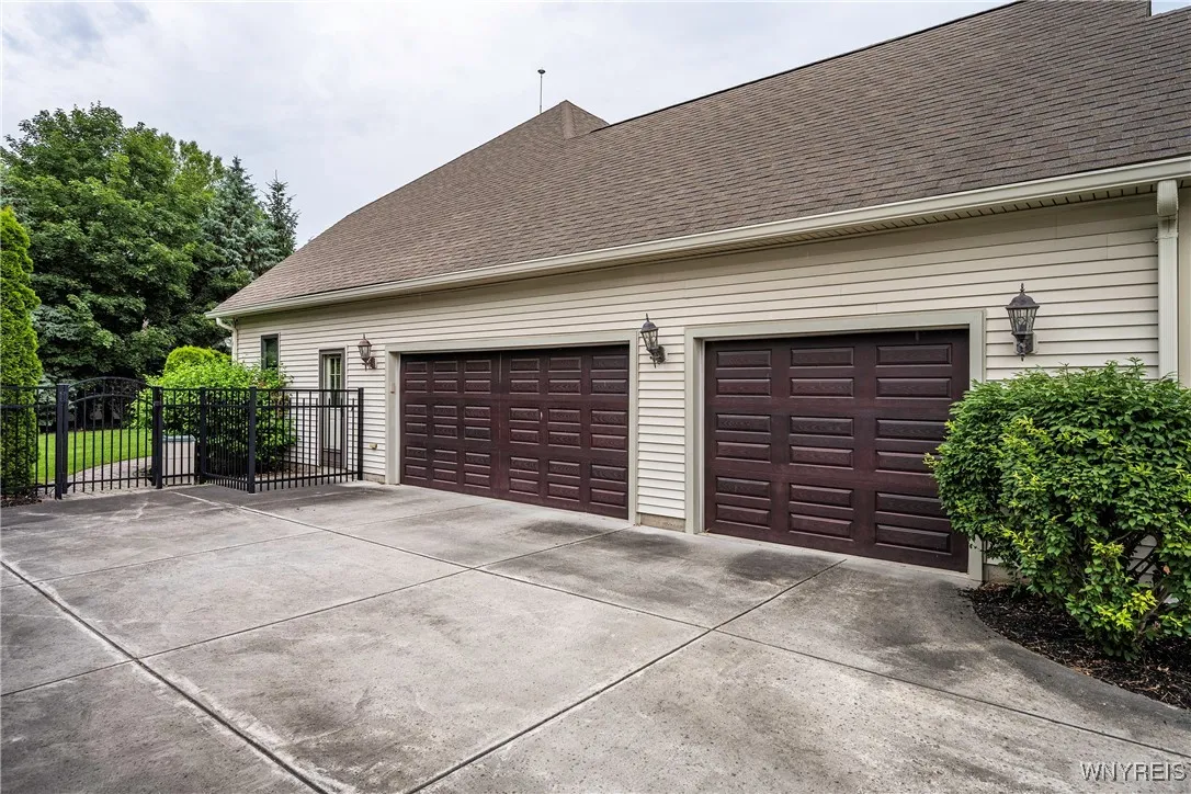 47 Nature Cove Court, Amherst, New York 14221, Amherst, New York 14221, 4 Bedrooms Bedrooms, 14 Rooms Rooms,4 BathroomsBathrooms,Residential,For Sale,47 Nature Cove Court, Amherst, New York 14221,B1623118