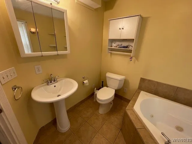 2nd. floor bathroom