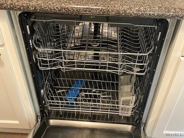 Like new stainless steel dishwasher