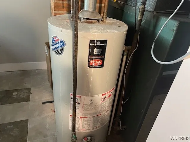 Hot water tank