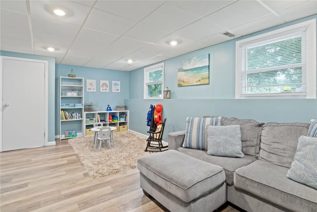 171 Brandy Wine, Henrietta, New York 14623, Henrietta, New York 14623, 3 Bedrooms Bedrooms, 8 Rooms Rooms,1 BathroomBathrooms,Residential,For Sale,171 Brandy Wine, Henrietta, New York 14623,R1622884