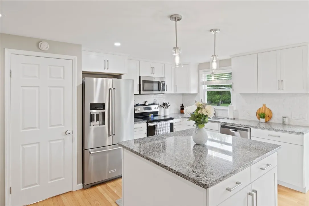 171 Brandy Wine, Henrietta, New York 14623, Henrietta, New York 14623, 3 Bedrooms Bedrooms, 8 Rooms Rooms,1 BathroomBathrooms,Residential,For Sale,171 Brandy Wine, Henrietta, New York 14623,R1622884