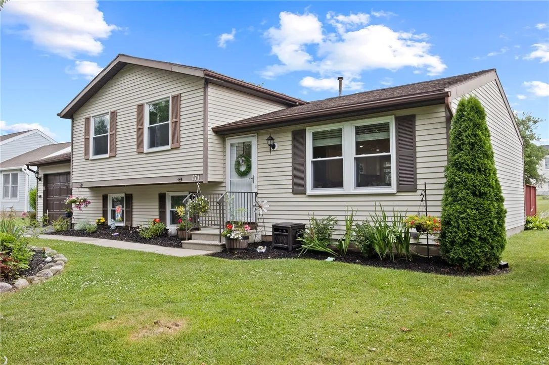 171 Brandy Wine, Henrietta, New York 14623, Henrietta, New York 14623, 3 Bedrooms Bedrooms, 8 Rooms Rooms,1 BathroomBathrooms,Residential,For Sale,171 Brandy Wine, Henrietta, New York 14623,R1622884