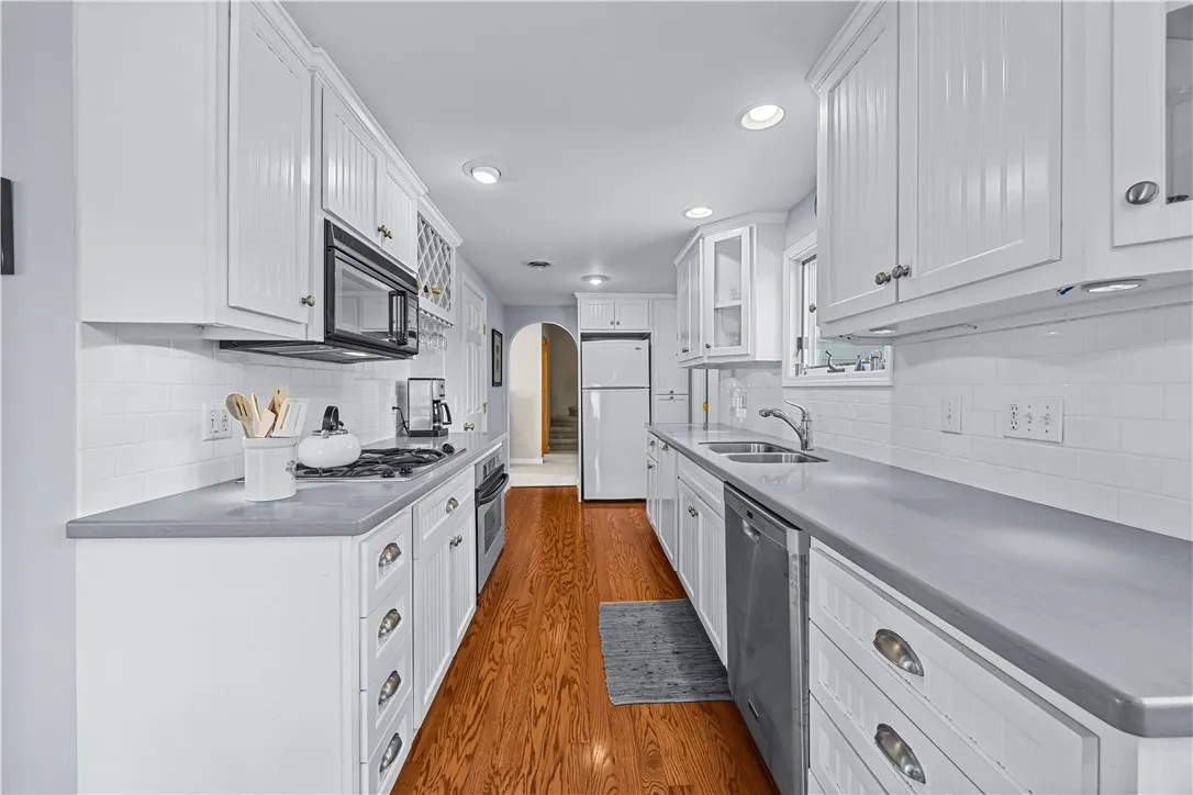 10261 Glen Grove Pt Point, Urbana, New York 14840, Urbana, New York 14840, 2 Bedrooms Bedrooms, 8 Rooms Rooms,3 BathroomsBathrooms,Residential,For Sale,10261 Glen Grove Pt Point, Urbana, New York 14840,R1623034