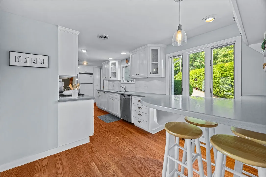 10261 Glen Grove Pt Point, Urbana, New York 14840, Urbana, New York 14840, 2 Bedrooms Bedrooms, 8 Rooms Rooms,3 BathroomsBathrooms,Residential,For Sale,10261 Glen Grove Pt Point, Urbana, New York 14840,R1623034