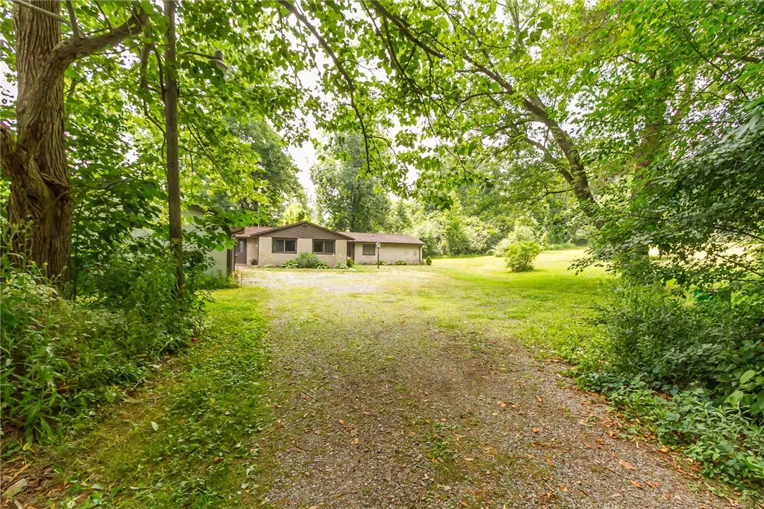 475 Farrell Road Extension, Henrietta, New York 14, Henrietta, New York 14586, 3 Bedrooms Bedrooms, 6 Rooms Rooms,1 BathroomBathrooms,Residential,For Sale,475 Farrell Road Extension, Henrietta, New York 14,R1622597