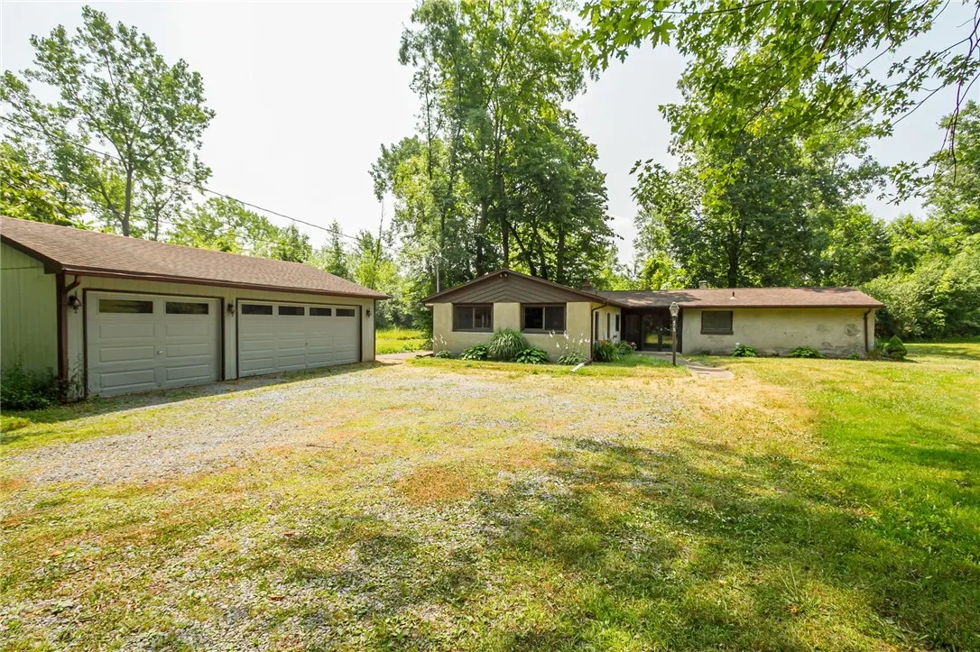 475 Farrell Road Extension, Henrietta, New York 14, Henrietta, New York 14586, 3 Bedrooms Bedrooms, 6 Rooms Rooms,1 BathroomBathrooms,Residential,For Sale,475 Farrell Road Extension, Henrietta, New York 14,R1622597