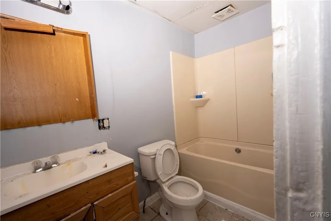 413 West Thomas Street, Rome, New York 13440, Rome, New York 13440, 5 Bedrooms Bedrooms, ,2 BathroomsBathrooms,Residential,For Sale,413 West Thomas Street, Rome, New York 13440,S1622436