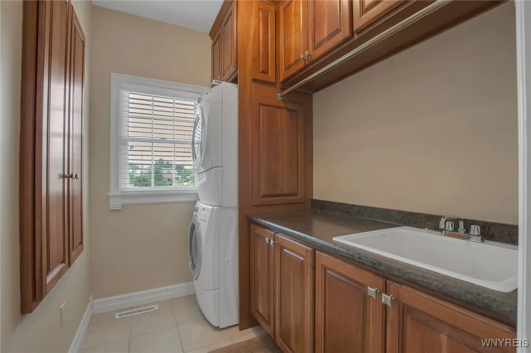 8889 Lake Glen Court, Clarence, New York 14032, Clarence, New York 14032, 4 Bedrooms Bedrooms, 12 Rooms Rooms,4 BathroomsBathrooms,Residential,For Sale,8889 Lake Glen Court, Clarence, New York 14032,B1619665