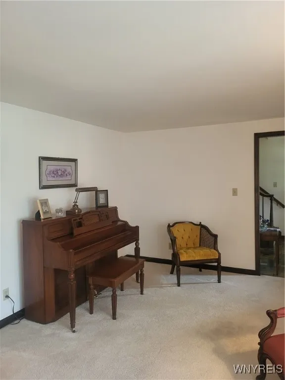 8185 Clarherst Drive, Clarence, New York 14051, Clarence, New York 14051, 3 Bedrooms Bedrooms, 8 Rooms Rooms,1 BathroomBathrooms,Residential,For Sale,8185 Clarherst Drive, Clarence, New York 14051,B1622587