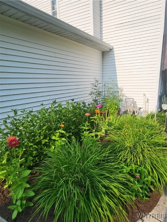 8185 Clarherst Drive, Clarence, New York 14051, Clarence, New York 14051, 3 Bedrooms Bedrooms, 8 Rooms Rooms,1 BathroomBathrooms,Residential,For Sale,8185 Clarherst Drive, Clarence, New York 14051,B1622587