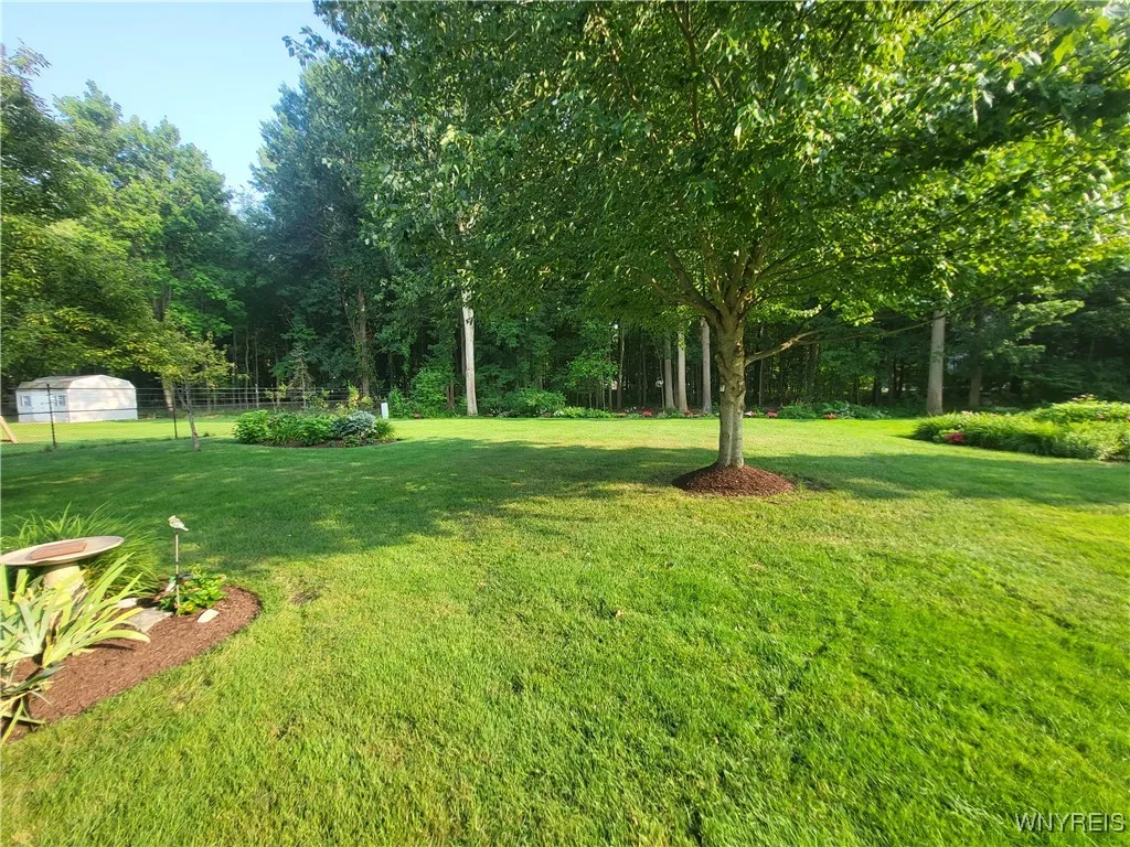 8185 Clarherst Drive, Clarence, New York 14051, Clarence, New York 14051, 3 Bedrooms Bedrooms, 8 Rooms Rooms,1 BathroomBathrooms,Residential,For Sale,8185 Clarherst Drive, Clarence, New York 14051,B1622587