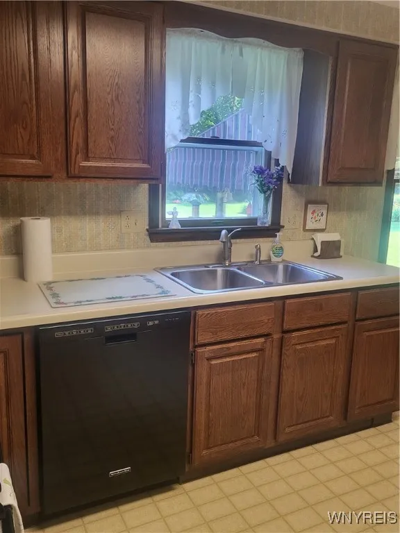 8185 Clarherst Drive, Clarence, New York 14051, Clarence, New York 14051, 3 Bedrooms Bedrooms, 8 Rooms Rooms,1 BathroomBathrooms,Residential,For Sale,8185 Clarherst Drive, Clarence, New York 14051,B1622587