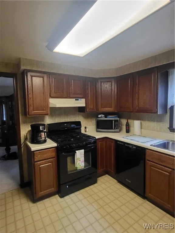 8185 Clarherst Drive, Clarence, New York 14051, Clarence, New York 14051, 3 Bedrooms Bedrooms, 8 Rooms Rooms,1 BathroomBathrooms,Residential,For Sale,8185 Clarherst Drive, Clarence, New York 14051,B1622587