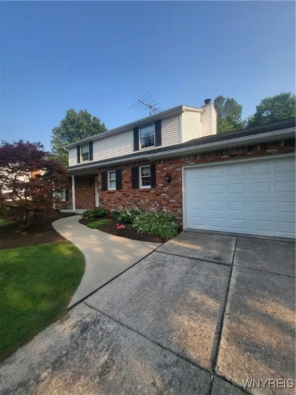 8185 Clarherst Drive, Clarence, New York 14051, Clarence, New York 14051, 3 Bedrooms Bedrooms, 8 Rooms Rooms,1 BathroomBathrooms,Residential,For Sale,8185 Clarherst Drive, Clarence, New York 14051,B1622587