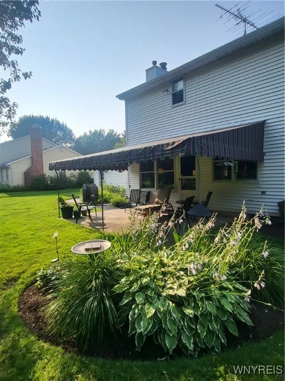 8185 Clarherst Drive, Clarence, New York 14051, Clarence, New York 14051, 3 Bedrooms Bedrooms, 8 Rooms Rooms,1 BathroomBathrooms,Residential,For Sale,8185 Clarherst Drive, Clarence, New York 14051,B1622587