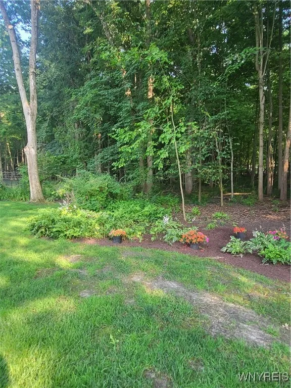 8185 Clarherst Drive, Clarence, New York 14051, Clarence, New York 14051, 3 Bedrooms Bedrooms, 8 Rooms Rooms,1 BathroomBathrooms,Residential,For Sale,8185 Clarherst Drive, Clarence, New York 14051,B1622587